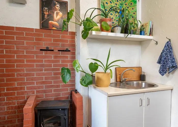 Urban Jungle 10min Walk To Old Town Appartement